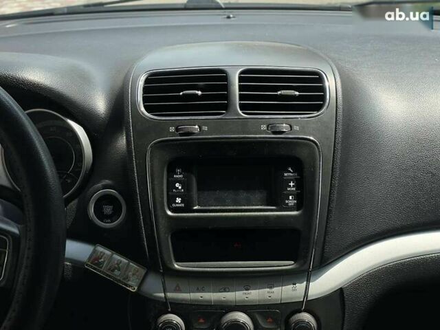 Белый Додж Джорни, объемом двигателя 3.6 л и пробегом 154 тыс. км за 14700 $, фото 19 на Automoto.ua