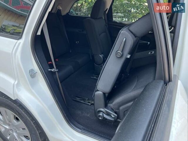 Белый Додж Джорни, объемом двигателя 2.36 л и пробегом 152 тыс. км за 12499 $, фото 28 на Automoto.ua