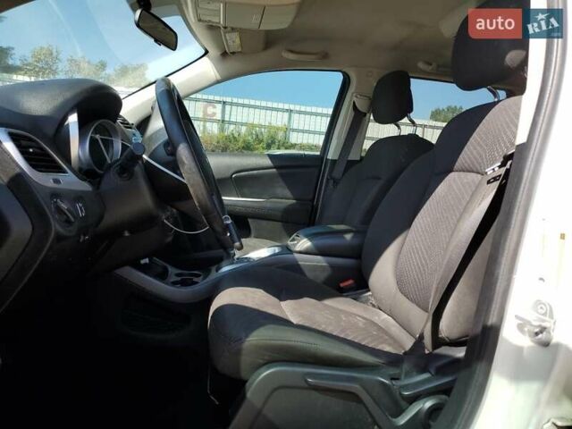 Білий Додж Джорні, об'ємом двигуна 2.36 л та пробігом 155 тис. км за 2400 $, фото 6 на Automoto.ua