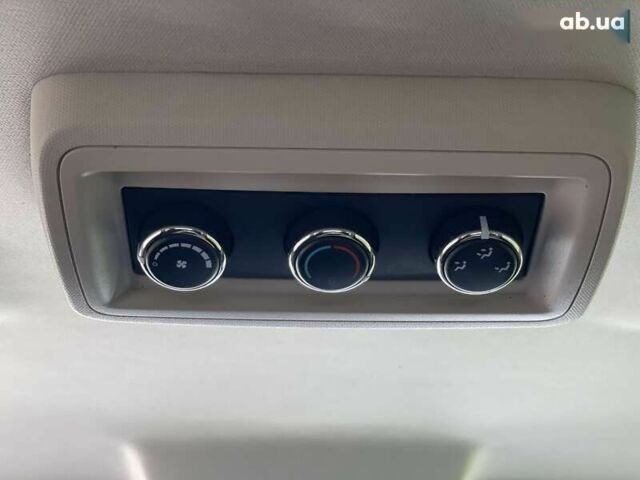 Белый Додж Джорни, объемом двигателя 3.6 л и пробегом 154 тыс. км за 14700 $, фото 21 на Automoto.ua