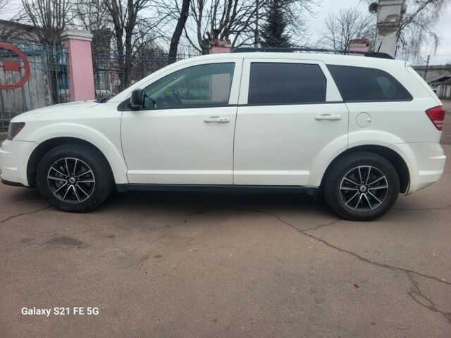 Белый Додж Джорни, объемом двигателя 2.4 л и пробегом 65 тыс. км за 12000 $, фото 1 на Automoto.ua