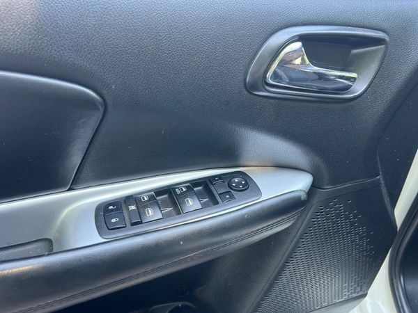 Белый Додж Джорни, объемом двигателя 0 л и пробегом 152 тыс. км за 12499 $, фото 12 на Automoto.ua