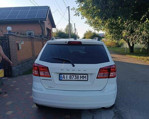 Белый Додж Джорни, объемом двигателя 2.36 л и пробегом 118 тыс. км за 11200 $, фото 6 на Automoto.ua