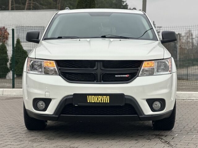 Белый Додж Джорни, объемом двигателя 2.4 л и пробегом 49 тыс. км за 13350 $, фото 1 на Automoto.ua