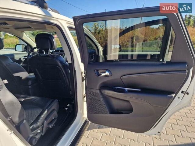 Белый Додж Джорни, объемом двигателя 3.6 л и пробегом 185 тыс. км за 14500 $, фото 14 на Automoto.ua