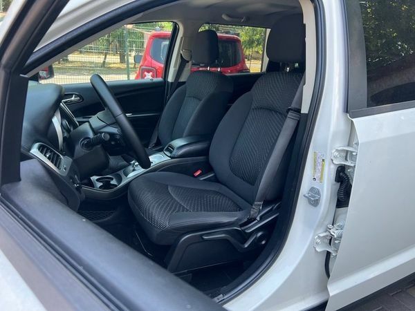 Белый Додж Джорни, объемом двигателя 0 л и пробегом 152 тыс. км за 12499 $, фото 2 на Automoto.ua