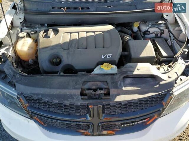 Белый Додж Джорни, объемом двигателя 3.6 л и пробегом 70 тыс. км за 1100 $, фото 11 на Automoto.ua