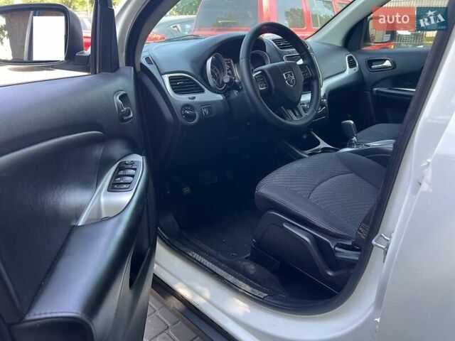 Белый Додж Джорни, объемом двигателя 2.36 л и пробегом 152 тыс. км за 12499 $, фото 22 на Automoto.ua