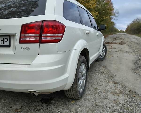Додж Джорни 2018 в Новой Ушице на Automoto.ua Белый Додж Джорни, объемом двигателя 2.36 л и пробегом 111 тыс. км за 11900 $, фото 3 на Automoto.ua