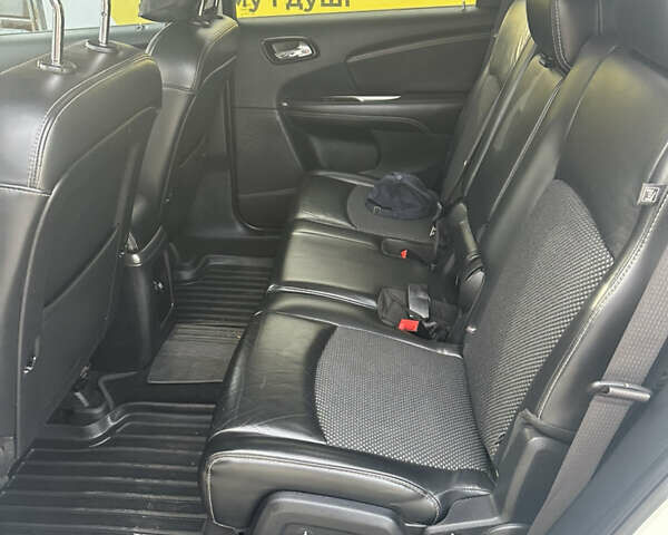 Белый Додж Джорни, объемом двигателя 3.6 л и пробегом 172 тыс. км за 12500 $, фото 9 на Automoto.ua