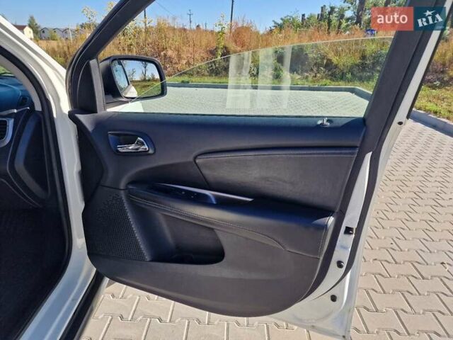 Белый Додж Джорни, объемом двигателя 3.6 л и пробегом 185 тыс. км за 14500 $, фото 17 на Automoto.ua