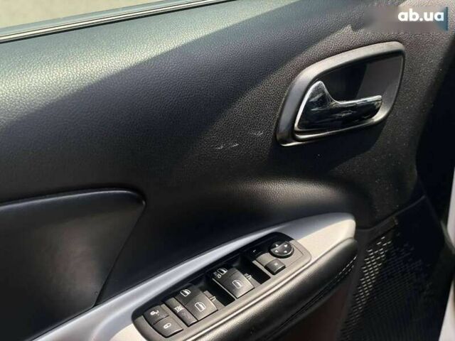 Белый Додж Джорни, объемом двигателя 3.6 л и пробегом 154 тыс. км за 14700 $, фото 14 на Automoto.ua