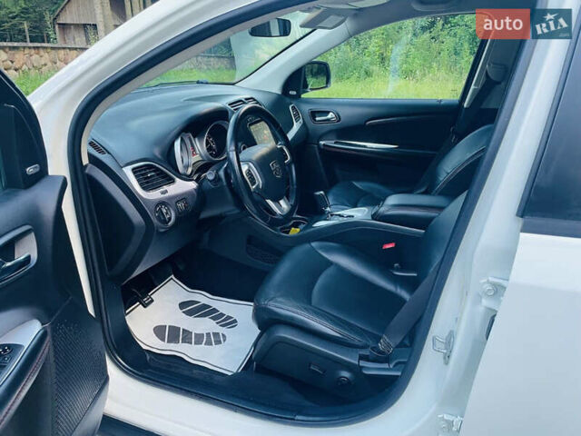 Белый Додж Джорни, объемом двигателя 3.6 л и пробегом 135 тыс. км за 15000 $, фото 5 на Automoto.ua