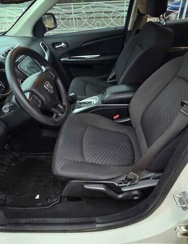 Белый Додж Джорни, объемом двигателя 2.4 л и пробегом 198 тыс. км за 12400 $, фото 7 на Automoto.ua