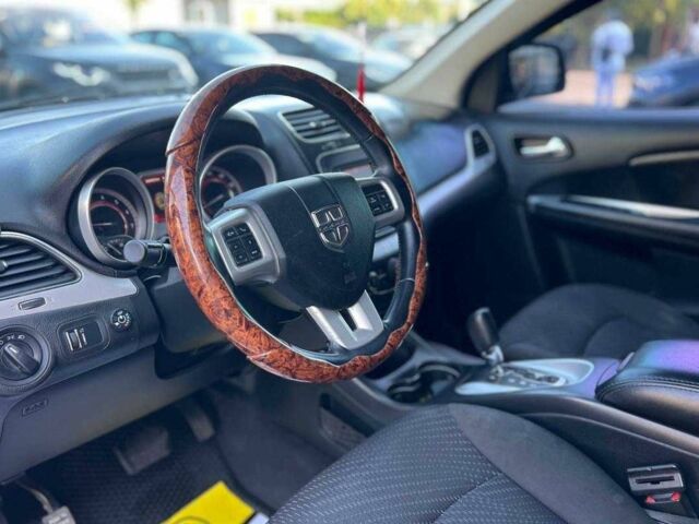 Белый Додж Джорни, объемом двигателя 2.4 л и пробегом 230 тыс. км за 13400 $, фото 9 на Automoto.ua