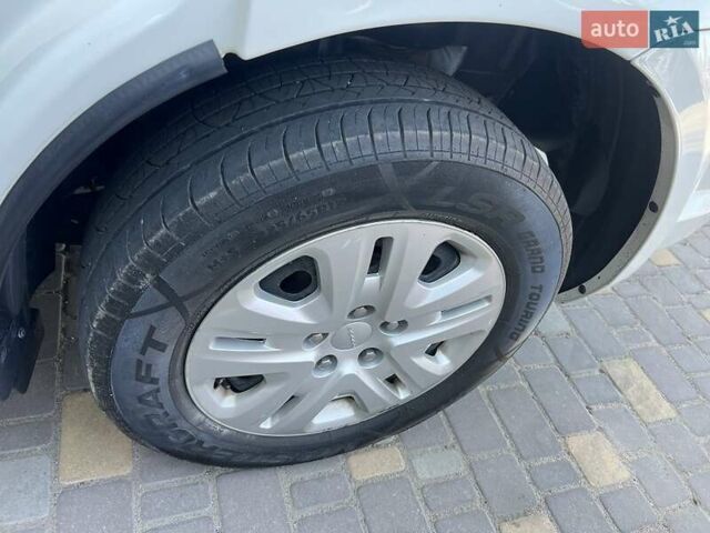 Белый Додж Джорни, объемом двигателя 2.36 л и пробегом 152 тыс. км за 12499 $, фото 26 на Automoto.ua