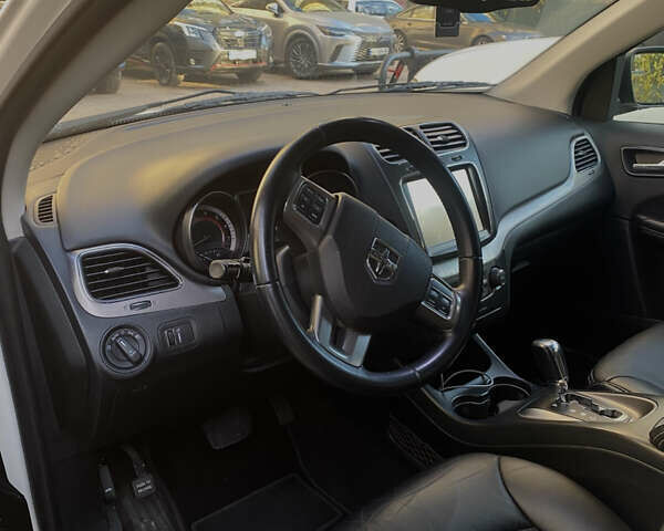 Белый Додж Джорни, объемом двигателя 3.6 л и пробегом 169 тыс. км за 15500 $, фото 8 на Automoto.ua