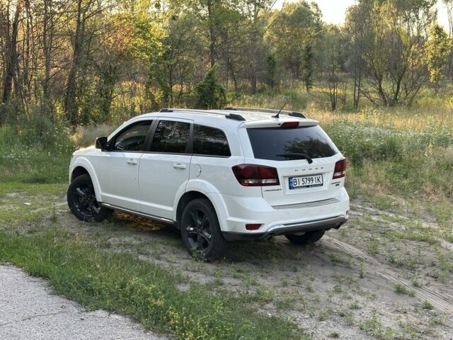Белый Додж Джорни, объемом двигателя 3.6 л и пробегом 170 тыс. км за 13500 $, фото 2 на Automoto.ua