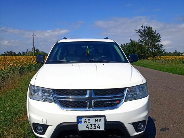 Білий Додж Джорні, об'ємом двигуна 2.4 л та пробігом 165 тис. км за 10500 $, фото 8 на Automoto.ua