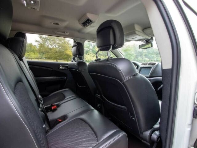 Білий Додж Джорні, об'ємом двигуна 3.6 л та пробігом 33 тис. км за 6300 $, фото 10 на Automoto.ua