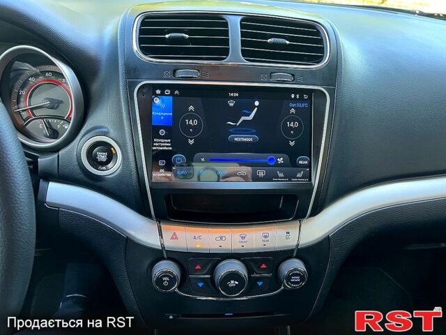 Белый Додж Джорни, объемом двигателя 2.4 л и пробегом 152 тыс. км за 12000 $, фото 7 на Automoto.ua