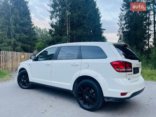 Белый Додж Джорни, объемом двигателя 3.6 л и пробегом 135 тыс. км за 15000 $, фото 1 на Automoto.ua