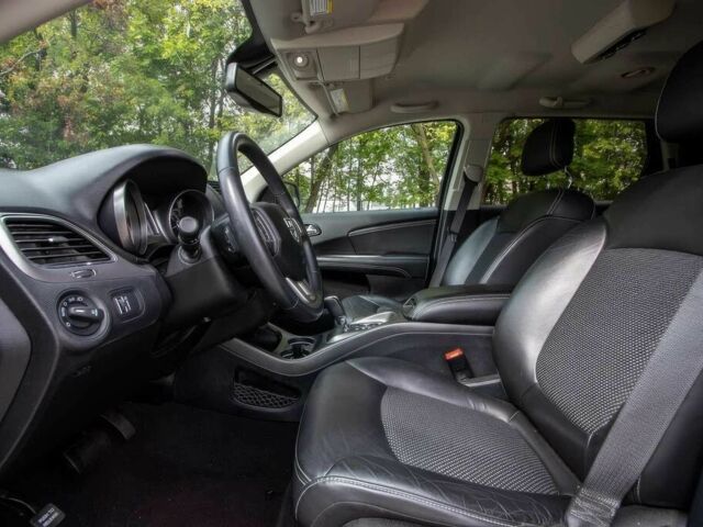 Білий Додж Джорні, об'ємом двигуна 3.6 л та пробігом 33 тис. км за 6300 $, фото 8 на Automoto.ua