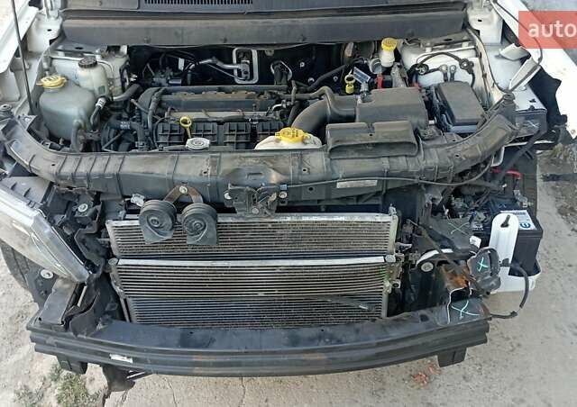 Белый Додж Джорни, объемом двигателя 2.36 л и пробегом 218 тыс. км за 7600 $, фото 7 на Automoto.ua