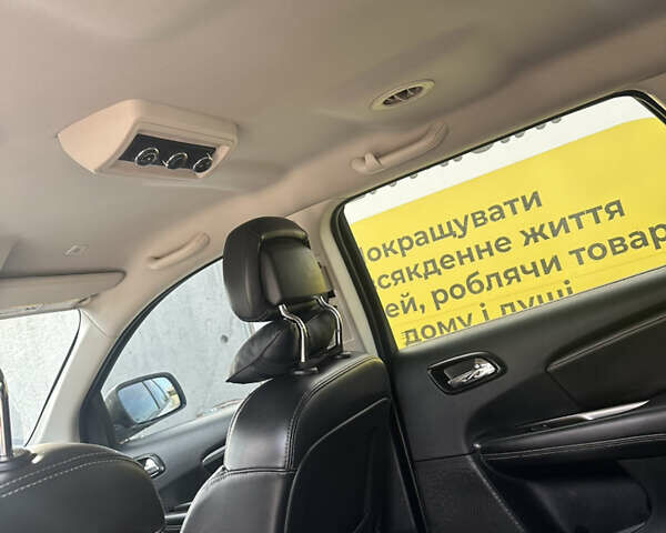 Белый Додж Джорни, объемом двигателя 3.6 л и пробегом 172 тыс. км за 12500 $, фото 7 на Automoto.ua