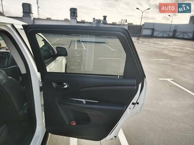 Білий Додж Джорні, об'ємом двигуна 3.6 л та пробігом 103 тис. км за 14000 $, фото 32 на Automoto.ua