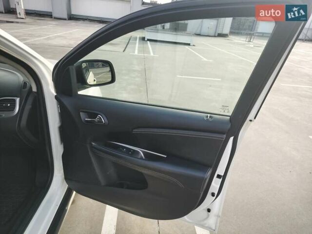 Білий Додж Джорні, об'ємом двигуна 3.6 л та пробігом 103 тис. км за 14000 $, фото 31 на Automoto.ua