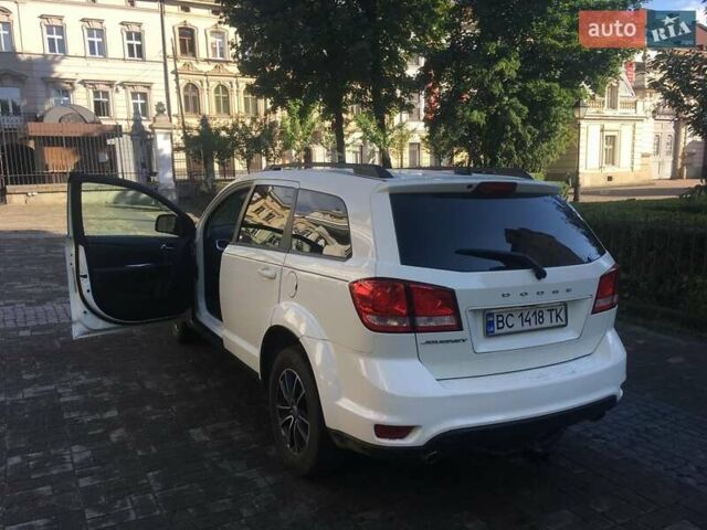 Білий Додж Джорні, об'ємом двигуна 3.6 л та пробігом 56 тис. км за 15000 $, фото 6 на Automoto.ua