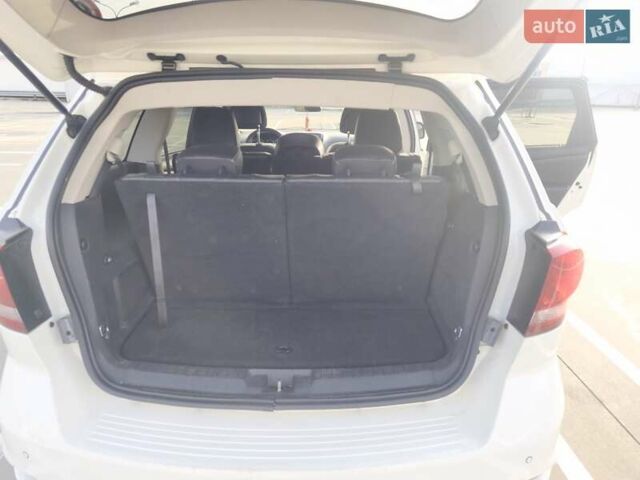 Білий Додж Джорні, об'ємом двигуна 3.6 л та пробігом 103 тис. км за 14000 $, фото 24 на Automoto.ua