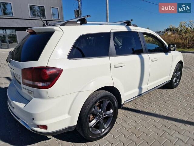 Белый Додж Джорни, объемом двигателя 3.6 л и пробегом 185 тыс. км за 14500 $, фото 5 на Automoto.ua