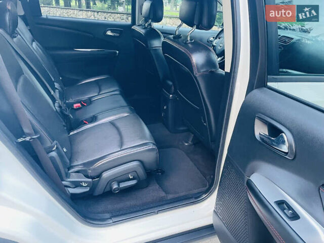 Белый Додж Джорни, объемом двигателя 3.6 л и пробегом 135 тыс. км за 15000 $, фото 8 на Automoto.ua