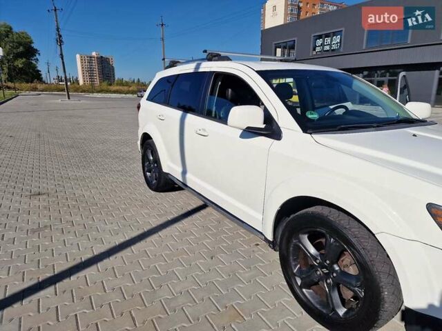 Белый Додж Джорни, объемом двигателя 3.6 л и пробегом 185 тыс. км за 14500 $, фото 1 на Automoto.ua