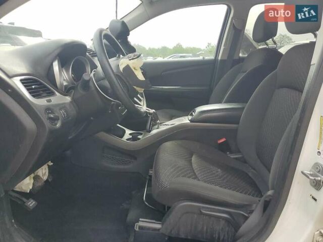 Белый Додж Джорни, объемом двигателя 2.36 л и пробегом 59 тыс. км за 1800 $, фото 6 на Automoto.ua