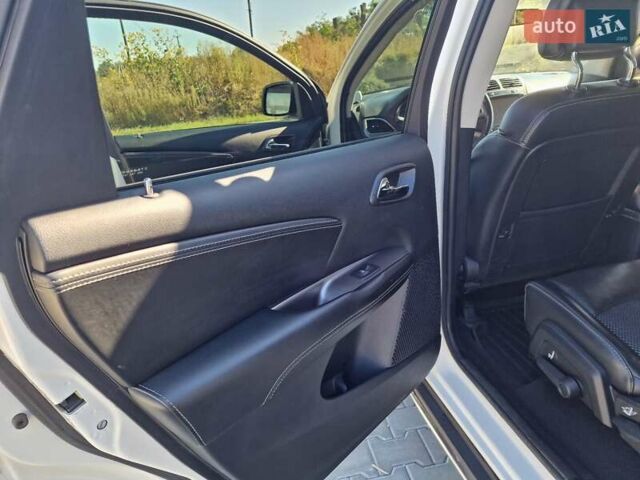 Белый Додж Джорни, объемом двигателя 3.6 л и пробегом 185 тыс. км за 14500 $, фото 9 на Automoto.ua