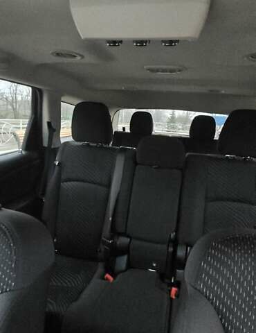 Белый Додж Джорни, объемом двигателя 2.4 л и пробегом 198 тыс. км за 12400 $, фото 4 на Automoto.ua