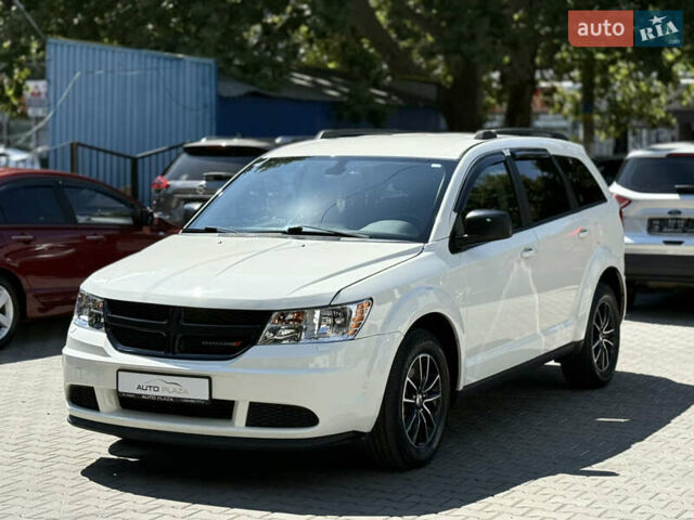 Белый Додж Джорни, объемом двигателя 2.36 л и пробегом 131 тыс. км за 13500 $, фото 4 на Automoto.ua