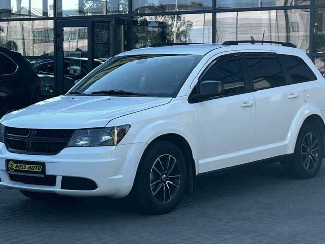 Белый Додж Джорни, объемом двигателя 2.4 л и пробегом 230 тыс. км за 13400 $, фото 2 на Automoto.ua