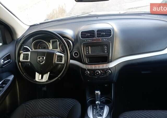 Белый Додж Джорни, объемом двигателя 2.36 л и пробегом 218 тыс. км за 7600 $, фото 10 на Automoto.ua