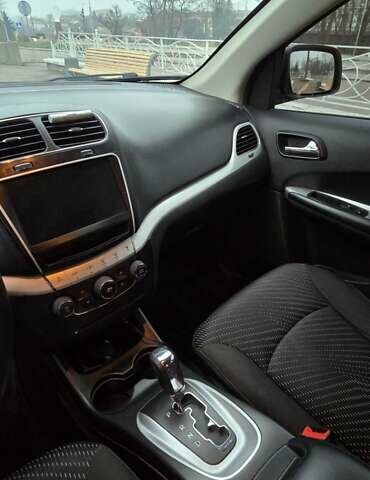 Белый Додж Джорни, объемом двигателя 2.4 л и пробегом 198 тыс. км за 12400 $, фото 8 на Automoto.ua