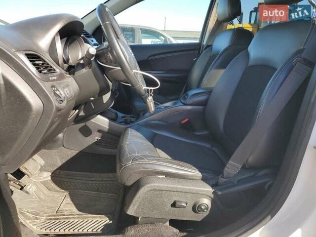 Белый Додж Джорни, объемом двигателя 3.6 л и пробегом 70 тыс. км за 1100 $, фото 6 на Automoto.ua