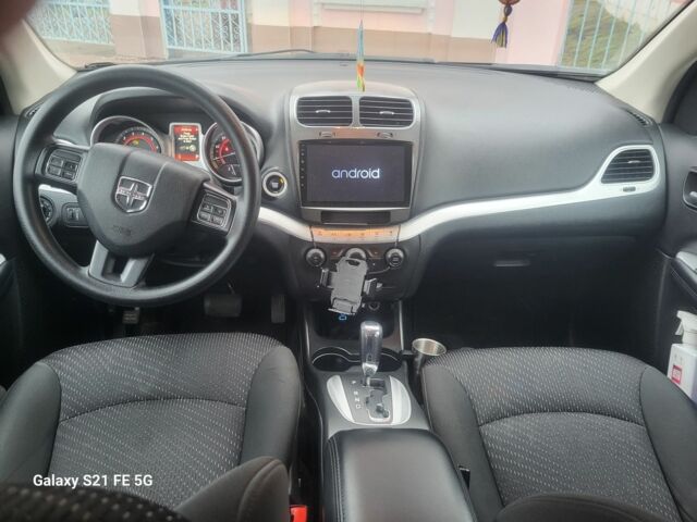 Белый Додж Джорни, объемом двигателя 2.4 л и пробегом 65 тыс. км за 11900 $, фото 7 на Automoto.ua