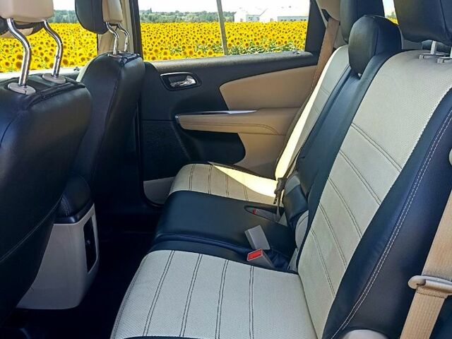 Білий Додж Джорні, об'ємом двигуна 2.4 л та пробігом 165 тис. км за 10500 $, фото 5 на Automoto.ua