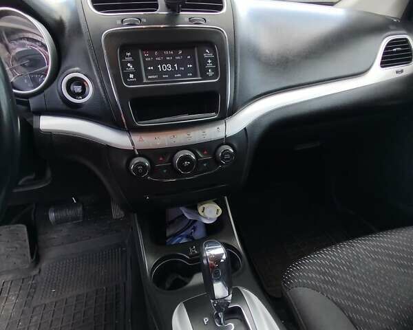 Белый Додж Джорни, объемом двигателя 2.36 л и пробегом 137 тыс. км за 13500 $, фото 10 на Automoto.ua