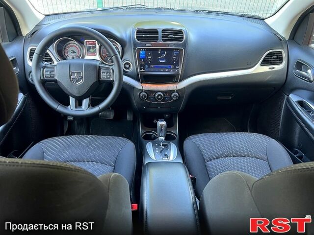 Белый Додж Джорни, объемом двигателя 2.4 л и пробегом 152 тыс. км за 12000 $, фото 1 на Automoto.ua