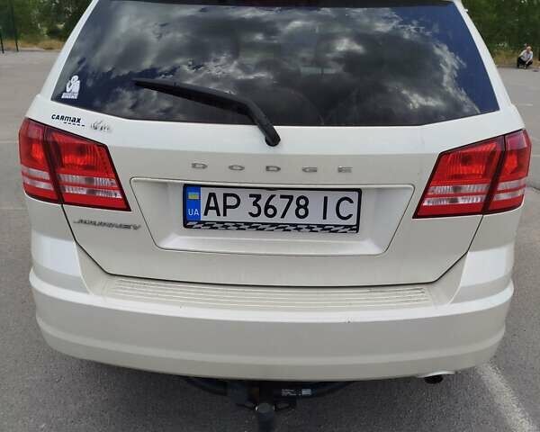 Белый Додж Джорни, объемом двигателя 2.36 л и пробегом 137 тыс. км за 13500 $, фото 3 на Automoto.ua