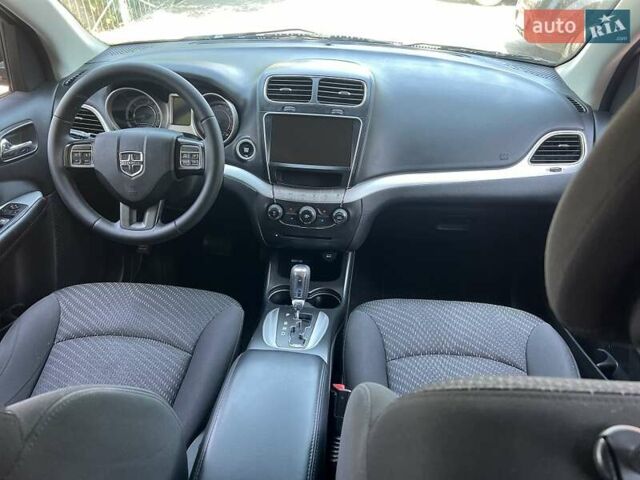 Белый Додж Джорни, объемом двигателя 2.36 л и пробегом 152 тыс. км за 12499 $, фото 1 на Automoto.ua